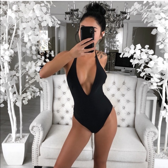 Black deep V swimsuit - Picture 5 of 8